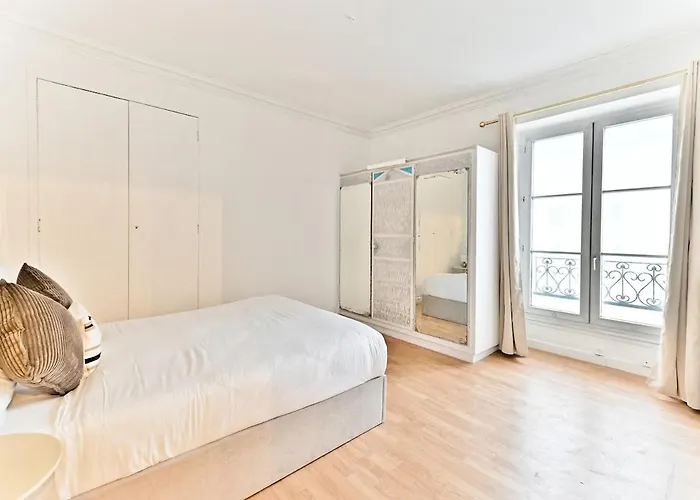 Charming Very Spacious Apartment, 9ème Appartement Paris