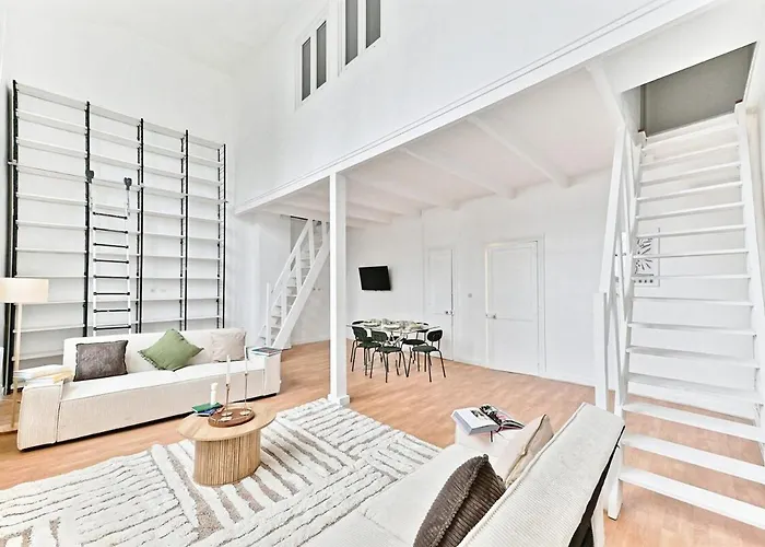 Charming Very Spacious Apartment, 9ème Appartement Paris