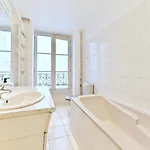 Apartman Charming Very Spacious Apartment, 9eme