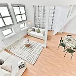 Charming Very Spacious Apartment, 9eme Apartman *