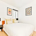 Charming Very Spacious Apartment, 9eme * Párizs