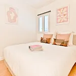 Charming Very Spacious Apartment, 9eme Apartman Párizs