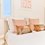 Charming Very Spacious Apartment, 9eme Párizs