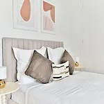 Charming Very Spacious Apartment, 9eme Párizs