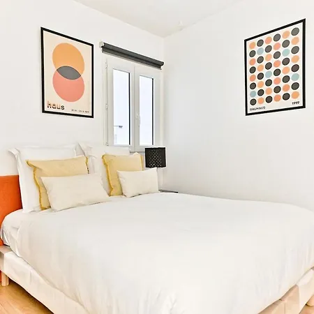 Apartment Charming Very Spacious Apartment, 9eme *