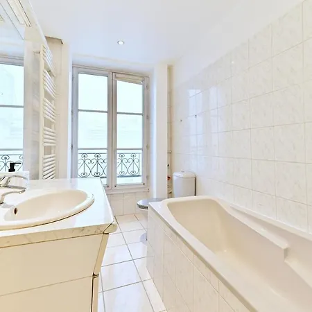 Apartman Charming Very Spacious Apartment, 9eme