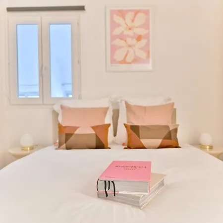 Charming Very Spacious Apartment, 9eme Apartman Párizs