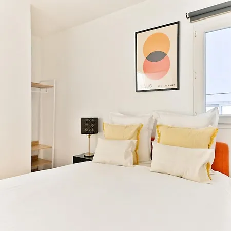Charming Very Spacious Apartment, 9eme Apartment *