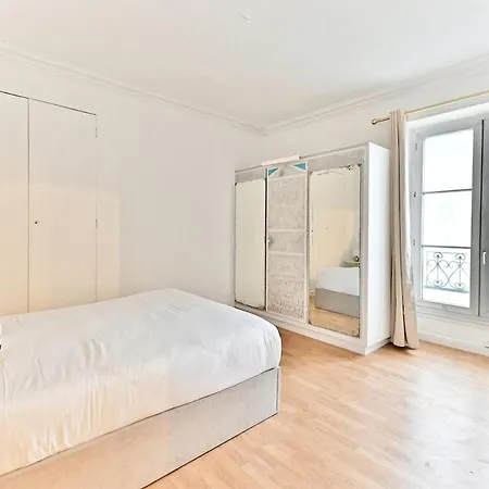 Charming Very Spacious Apartment, 9eme Apartman Párizs