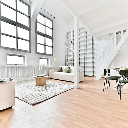 Charming Very Spacious Apartment, 9eme Párizs