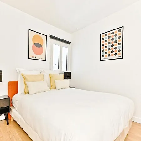 Charming Very Spacious Apartment, 9eme * Párizs