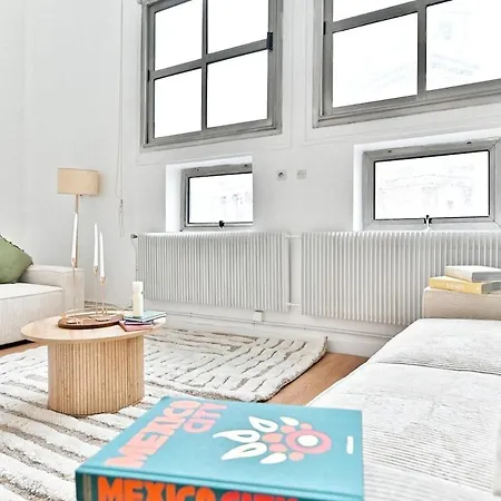 Charming Very Spacious Apartment, 9eme * Paris