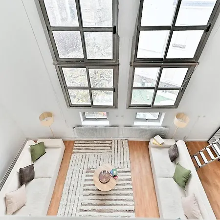 Charming Very Spacious Apartment, 9eme Apartment *