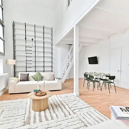 Charming Very Spacious Apartment, 9eme