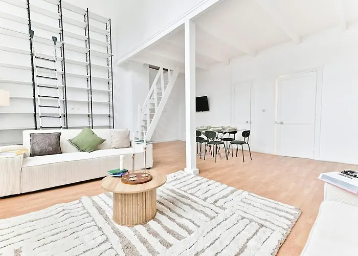 Charming Very Spacious Apartment, 9eme *