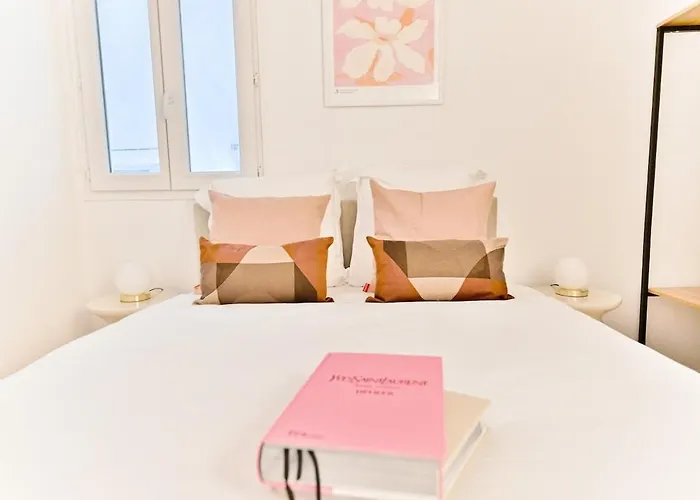 Appartement Charming Very Spacious Apartment, 9eme