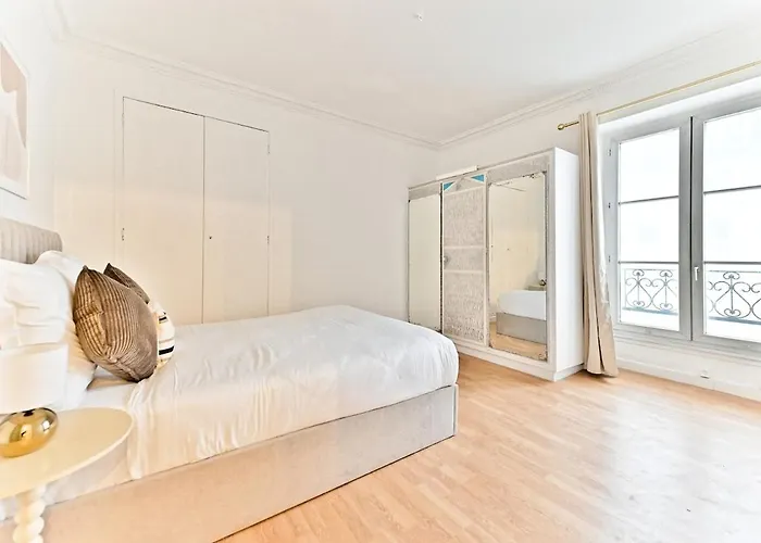 Charming Very Spacious Apartment, 9eme Appartement *