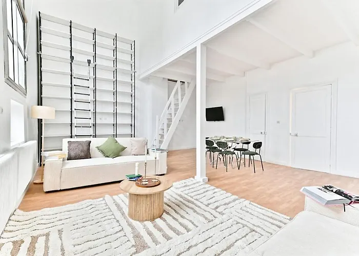 Appartamento Charming Very Spacious Apartment, 9ème Parigi
