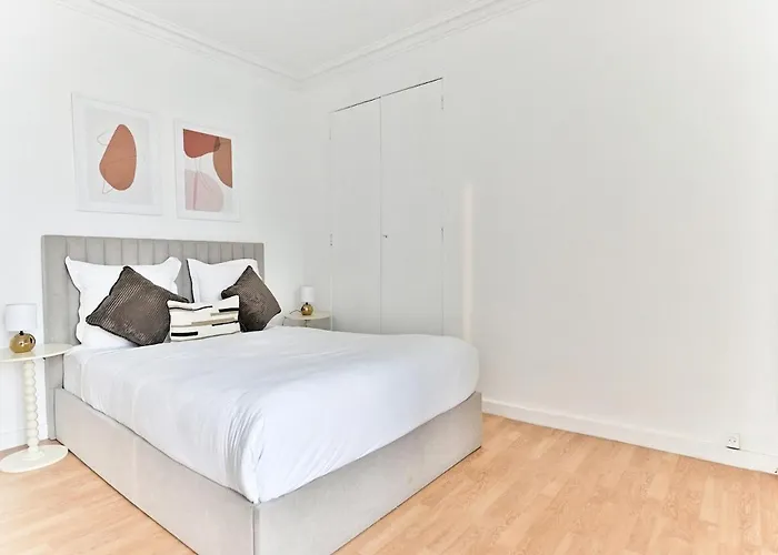 Charming Very Spacious Apartment, 9ème *
