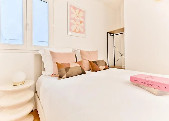 Charming Very Spacious Apartment, 9ème Parigi