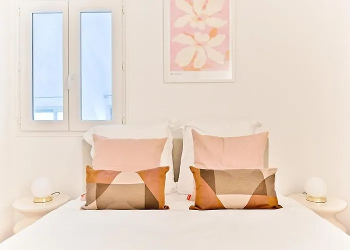 Charming Very Spacious Apartment, 9ème