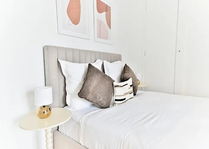 Charming Very Spacious Apartment, 9ème