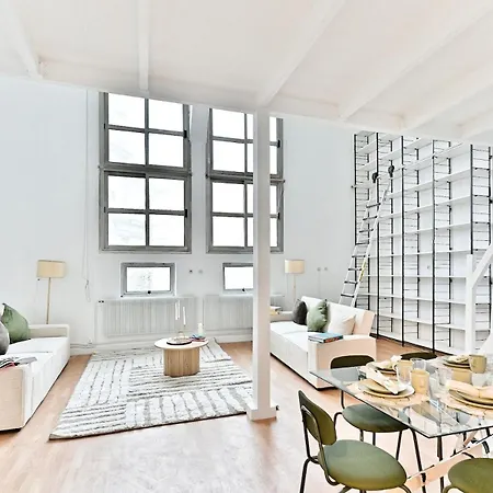 Charming Very Spacious Apartment, 9eme
