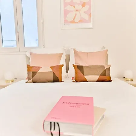 Apartament Charming Very Spacious Apartment, 9eme