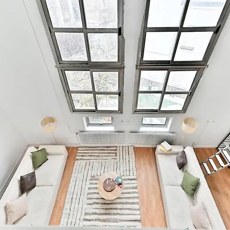 Charming Very Spacious Apartment, 9eme Apartament *