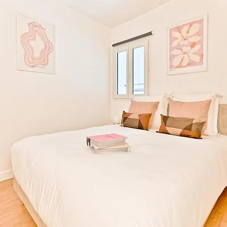 Charming Very Spacious Apartment, 9eme Apartament Paryż