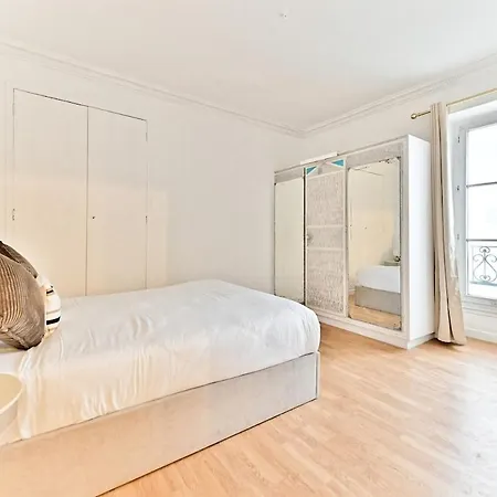 Charming Very Spacious Apartment, 9eme Apartament *