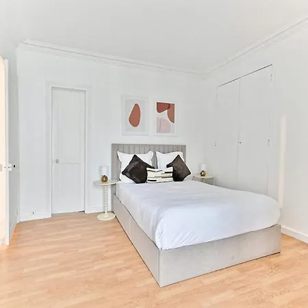 Apartament Charming Very Spacious Apartment, 9eme *