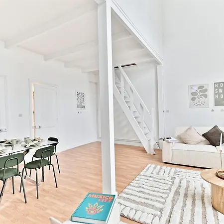 Charming Very Spacious Apartment, 9eme Apartament Paryż