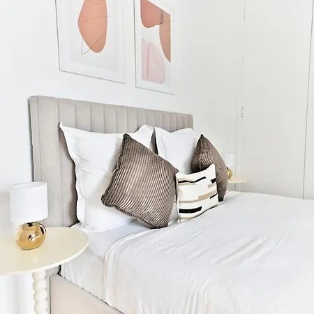 Charming Very Spacious Apartment, 9eme
